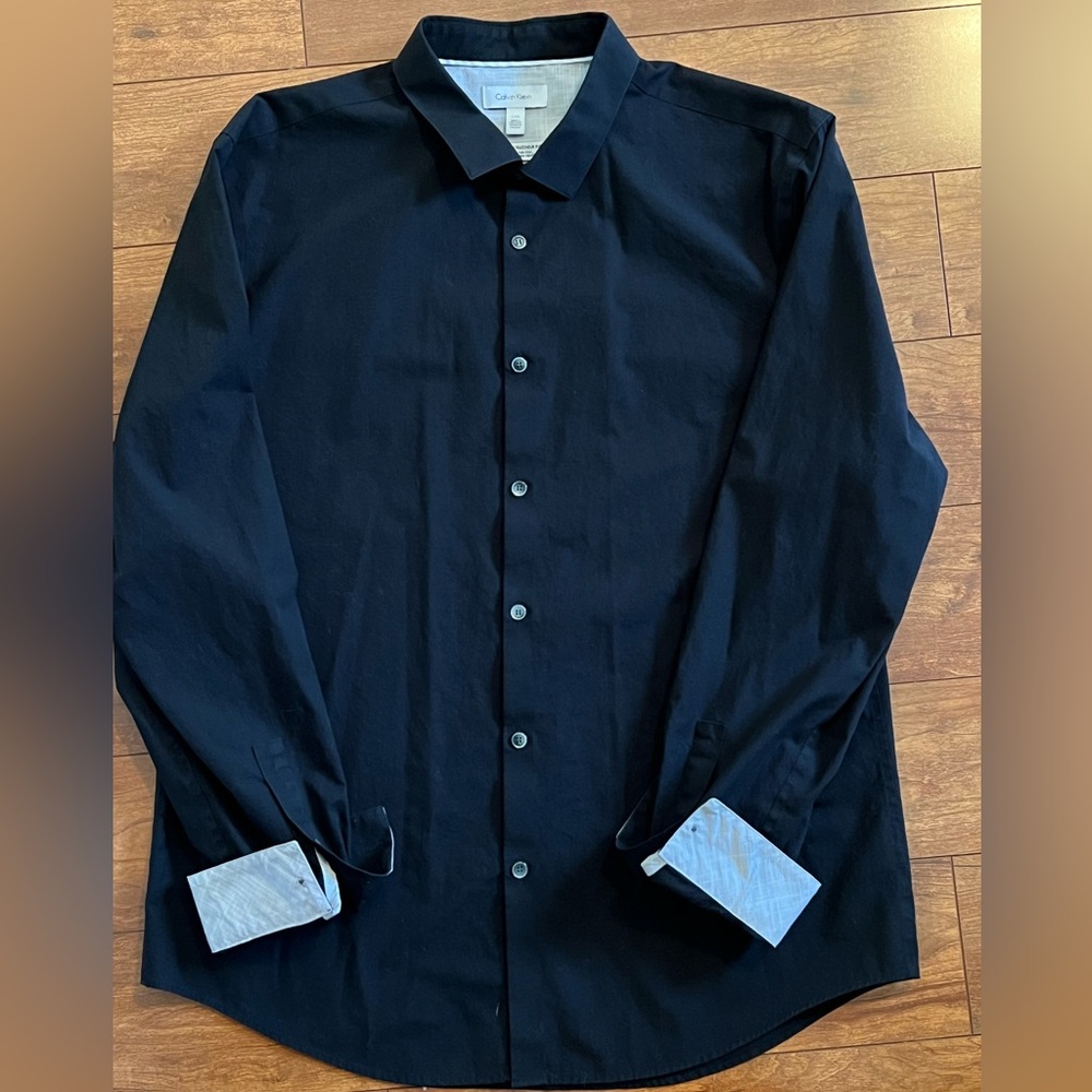 Calvin Klein Infinite Cool Non-Iron Body Fit Button Up Collar Dress Shirt-Size L